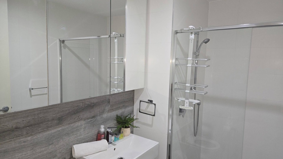 Camperdown Apartment | Camperdown one 08 Close to bus stop & SYD CBD easy