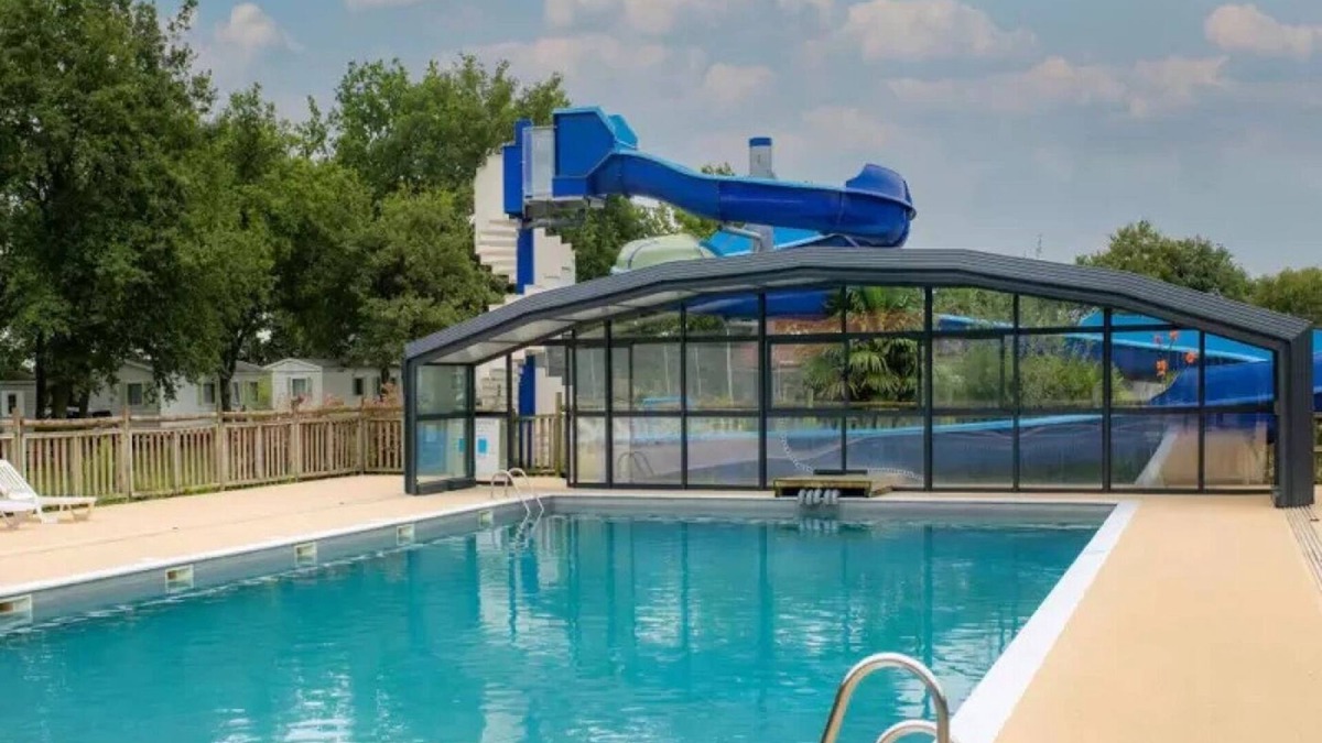 La Boissiere-de-Montaigu House | Camping 3 étoiles - Parc aquatique - efcagf