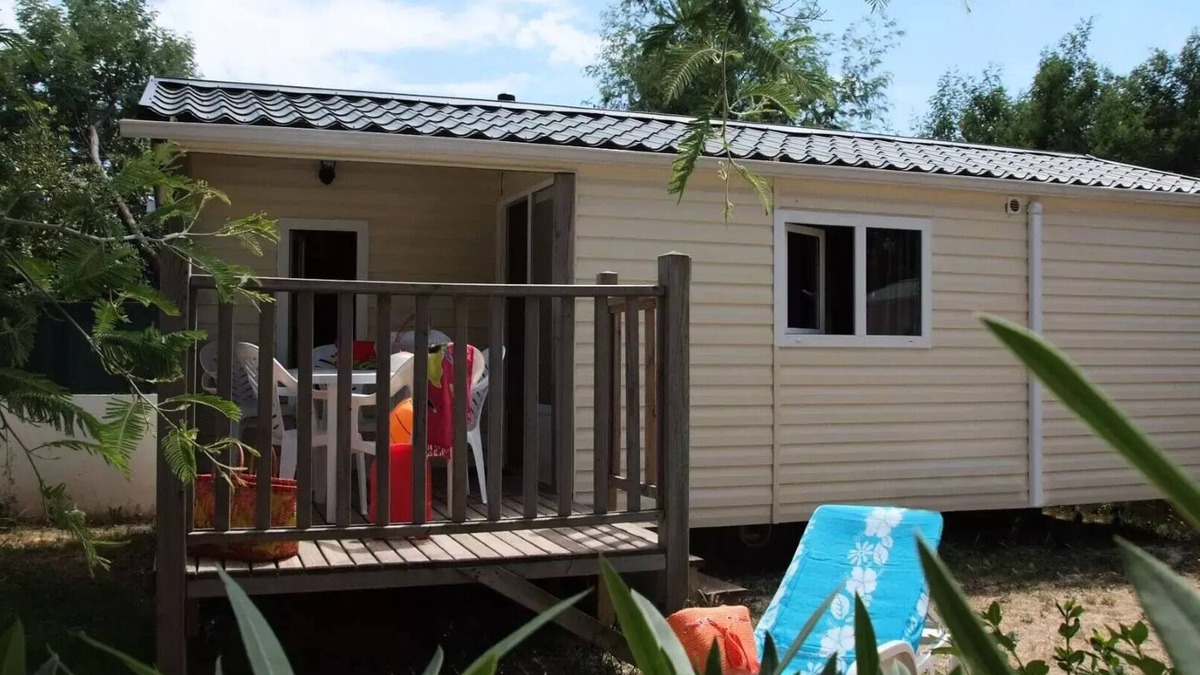 Saint-Mitre-les-Remparts House | Camping Félix de la bastide * - Mobile Home Montana. Eco 3 rooms 6 people Air-conditioned