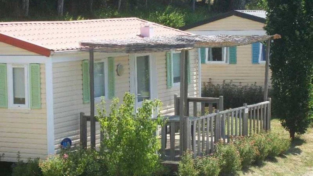 Villefranche-du-Perigord House | Camping 3 étoiles - Piscine - efaaea