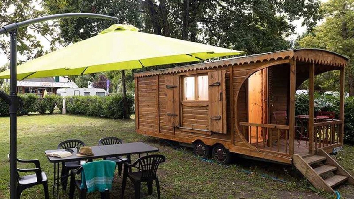 Bagneaux-sur-Loing House | Camping 3 étoiles - eeeggh