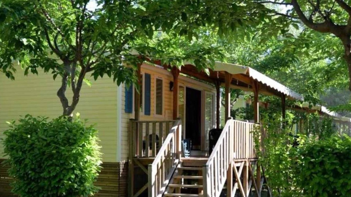 Labeaume House | Camping 3 étoiles - ccaiiai