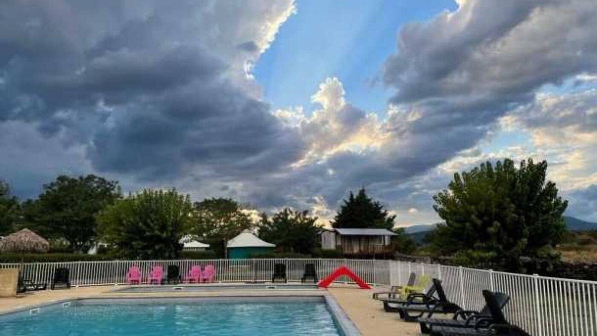 Balazuc House | Camping 3 étoiles - Piscine - eeeehe