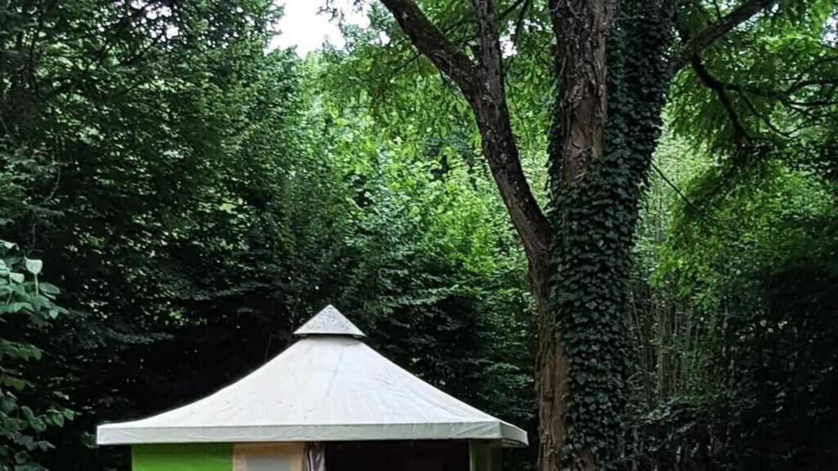 Cubjac House | Camping de l'Ilot *** - 3-room canvas bungalow for 4 people Without sanitary facilities