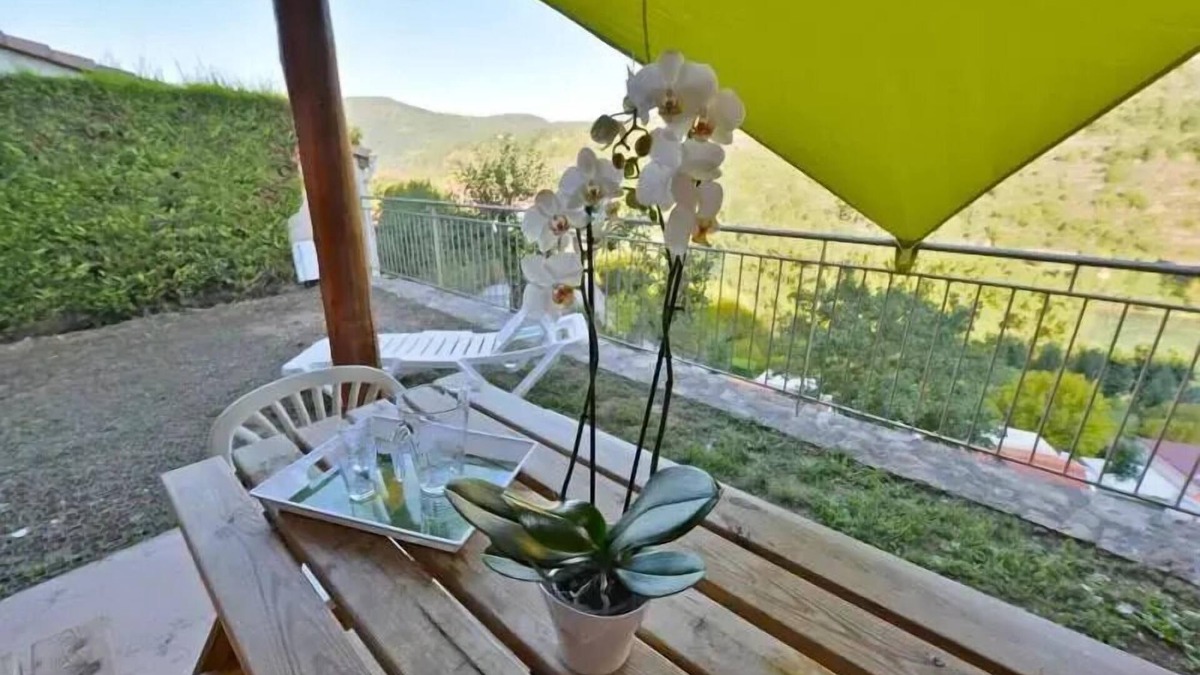 Saint-Rome-de-Tarn Villa | Camping de la Cascade * - House-Chalet 45m2 - Comfortable - TV - Washing machine – Sunbeds - (July and August: Friday/Friday) 6 people