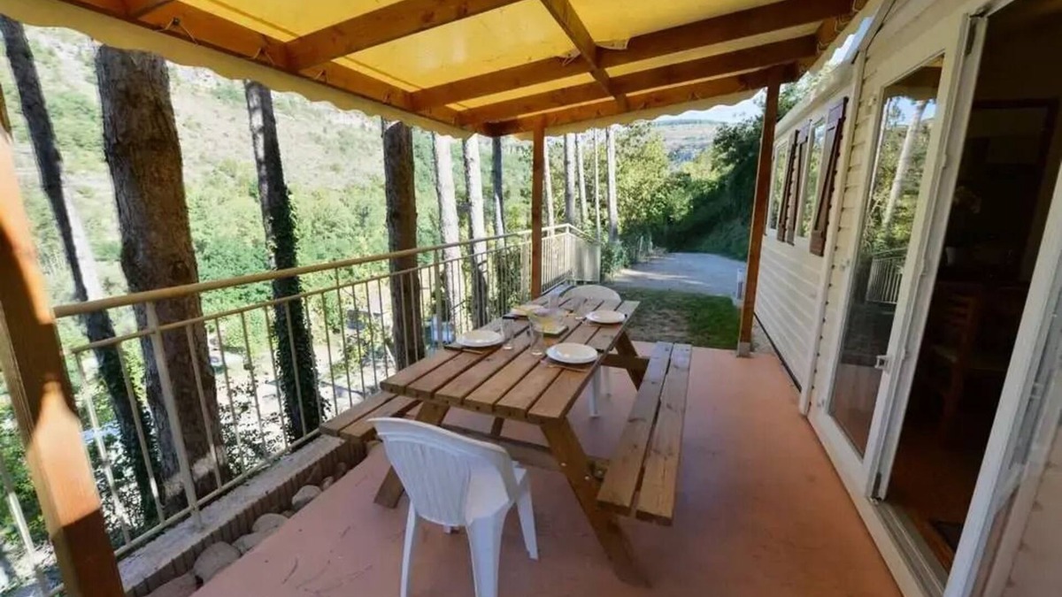 Saint-Rome-de-Tarn House | Camping de la Cascade * - Super Cordelia Mobil-home 32m2 - 3 bedrooms - 5/6 pers. - Television (sam./sam. July and August) 6 persons