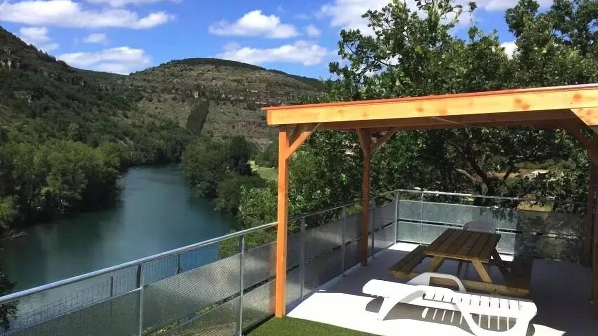 Saint-Rome-de-Tarn House | Camping de la Cascade **** - Super Cordelia AIR-CONDITIONED Mobil Home 32m² PANORAMIC VIEW! - 3 CH - Television (Friday/Friday in July and August) 6 people