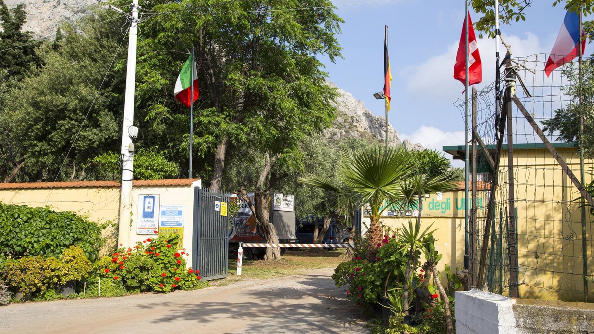 Sferracavallo RV Rental | Camping Degli Ulivi