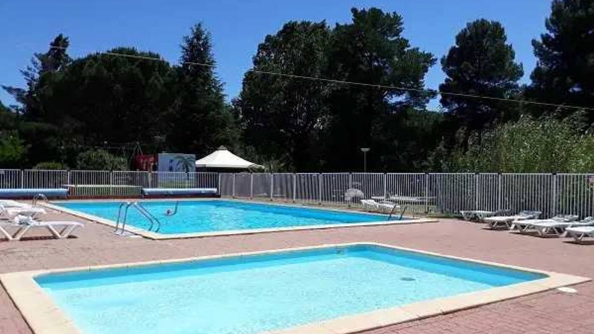 Saint-Jean-Pla-de-Corts House | Camping 3 étoiles - Piscine - eeebbg