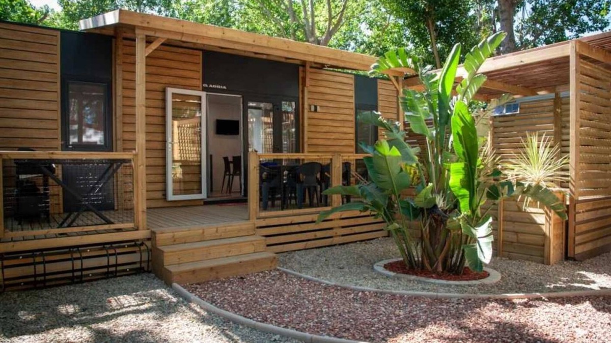 Villeneuve-les-Beziers House | Camping 4 étoiles - Piscine - ccaffch