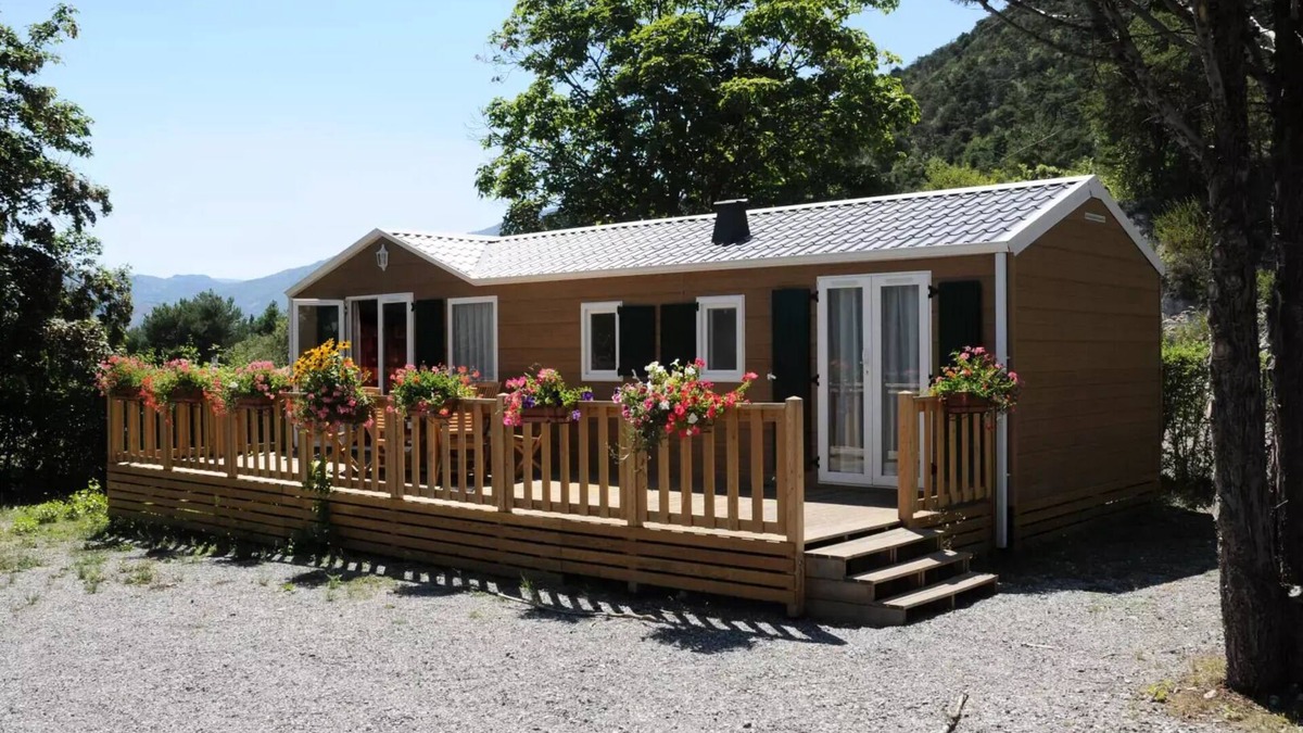 Chorges Ski Chalet | Camping l'Ecrin du Lac * - Chalet 3 Rooms 4/6 People Air Conditioned + TV