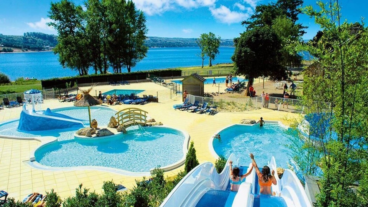Canet-de-Salars House | Camping Le Caussanel* - Mobile home Pavillon Luxe Confort 3 rooms 4/5 people Air-conditioned Jacuzzi