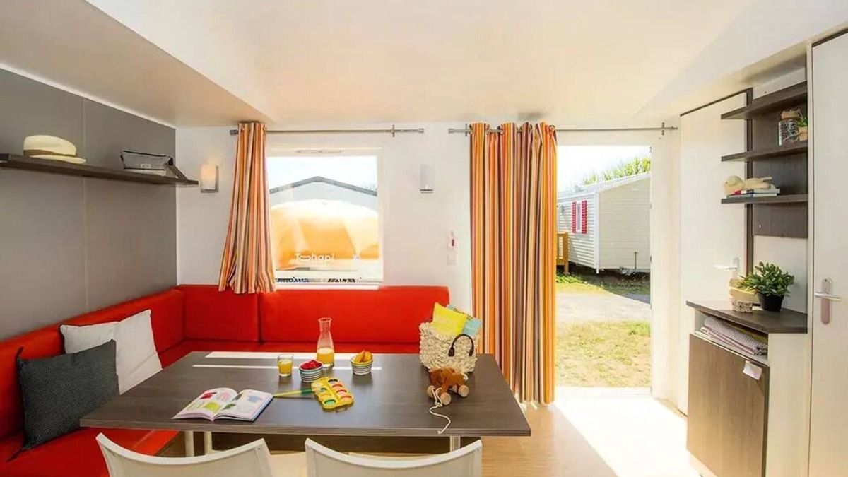 Sommieres House | Camping Le Domaine de Massereau* - Classic 4-room mobile home for 6 people, air-conditioned + TV