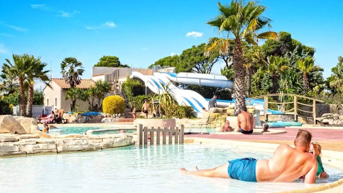 Les Cabanes de Fleury House | Camping Les Mûriers* - VIP Cottage TV Air Conditioning Plancha 3 rooms and 2 bathrooms 4 people