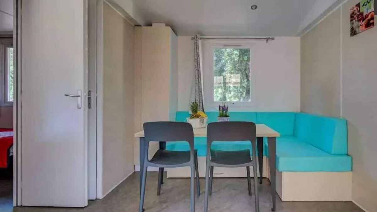 Mondragon House | Camping maeva Escapades La Pinède en Provence *** - Mobile Home Origan Plus 3 Rooms 4/5 People Air Conditioning + TV