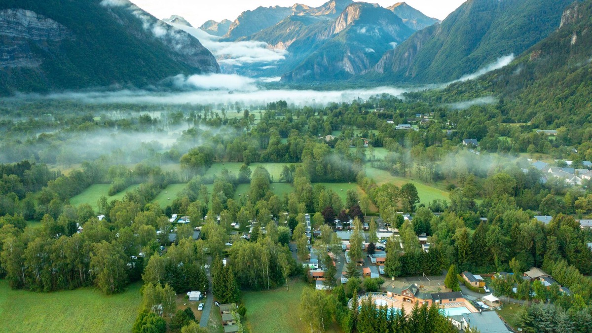 Le Bourg-d'Oisans RV Rental | Camping RCN Belledonne