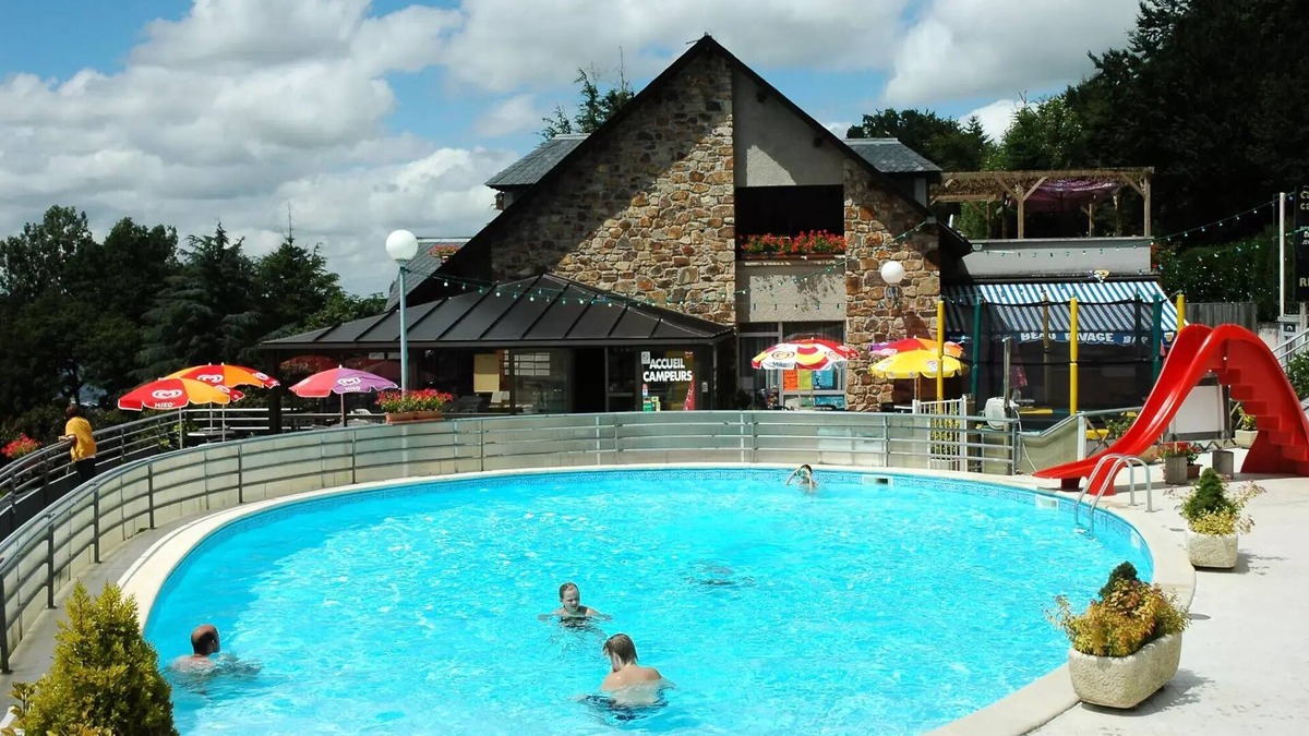 Salles-Curan House | Campsite Beau-Rivage * - Cottage ETOILE (covered terrace) new 2022 4 to 6 people - 4 pers. included in the tariff