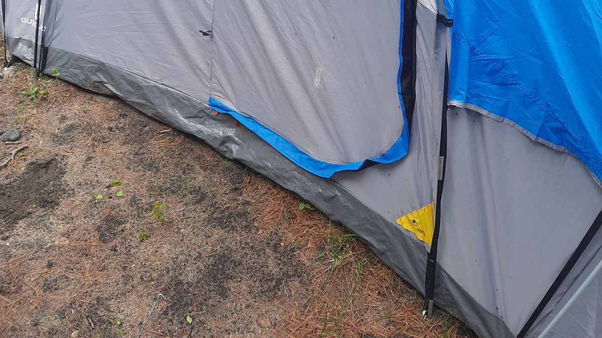 Cheboygan RV Rental | Campsite. Equipment included. (Tents, beds, bedding, etc.) On the lake!