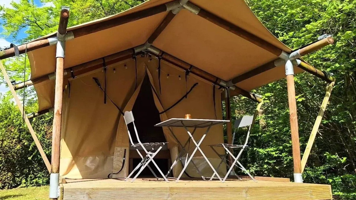 Leval House | Campsite Flower du Lac de la Seigneurie * - Woodlodge Nature 1 room 2 people Without Sanitary Facing the pond