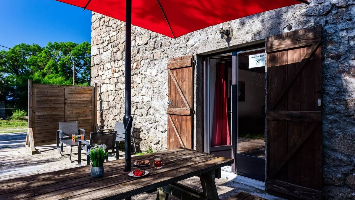 Chastanier Villa | Campsite Les sous bois du Lac * - F2 - Ground Floor Gite 6 people