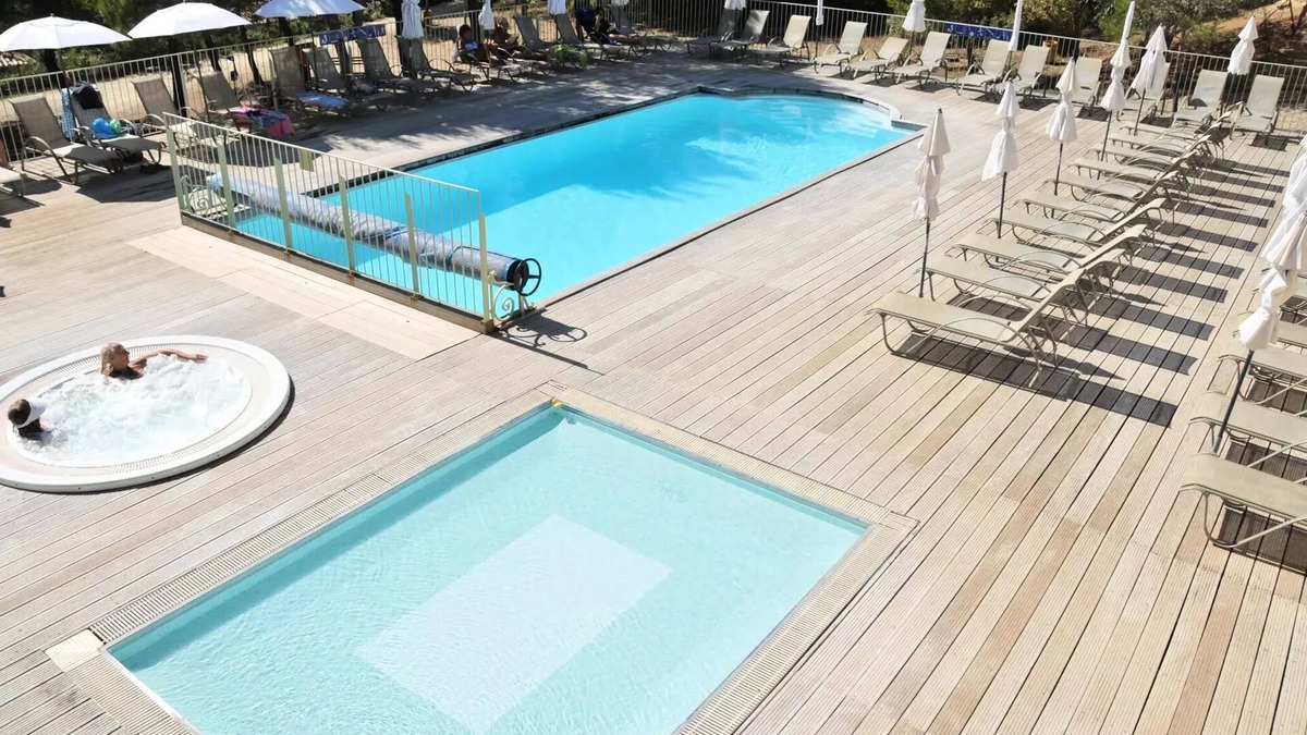 Castelnau-de-Guers House | Campsite Residential La Pinède * - Baltimore PREMIUM-2 bedrooms 40m2- *Clim, terrace, TV* 6 persons