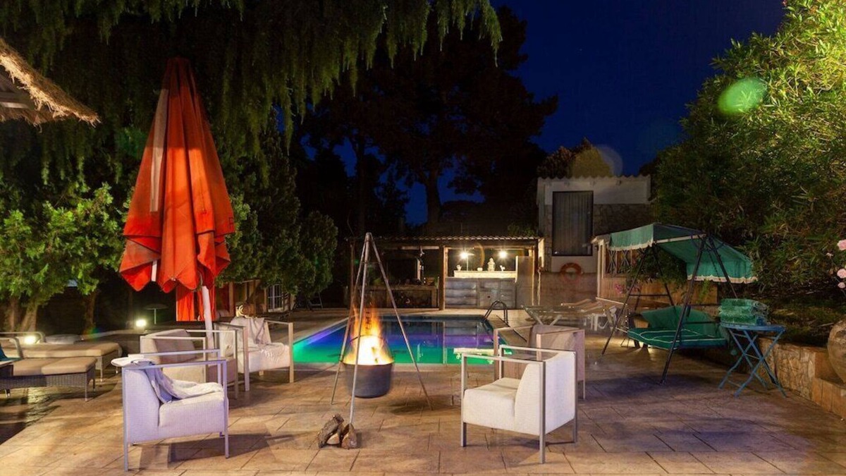 Vidreres Villa | CAN BERNARDI - VILLA FOR RECREATION AND RELAXATION IN THE MIDDLE OF NATURE (21 PAX)