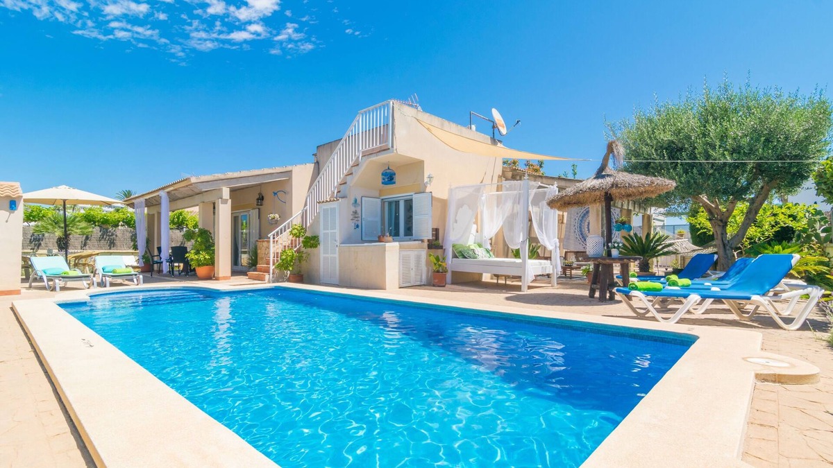 Muro Villa | CAN CONTENT - Cozy home with private pool near the sea. Free WiFi