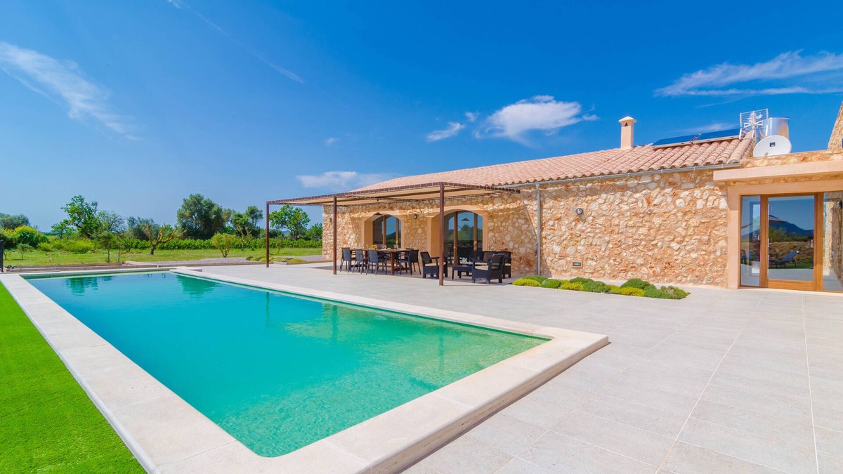 Manacor Villa | CAN GUSTI - Villa with private pool in Manacor. Free WiFi.