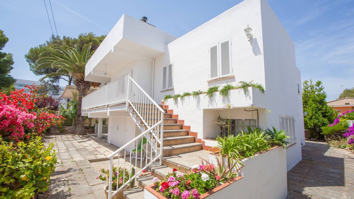 Alcudia House | CAN MIQUELET - Apartment with sea views in PORT D'ALCUDIA. Free WiFi
