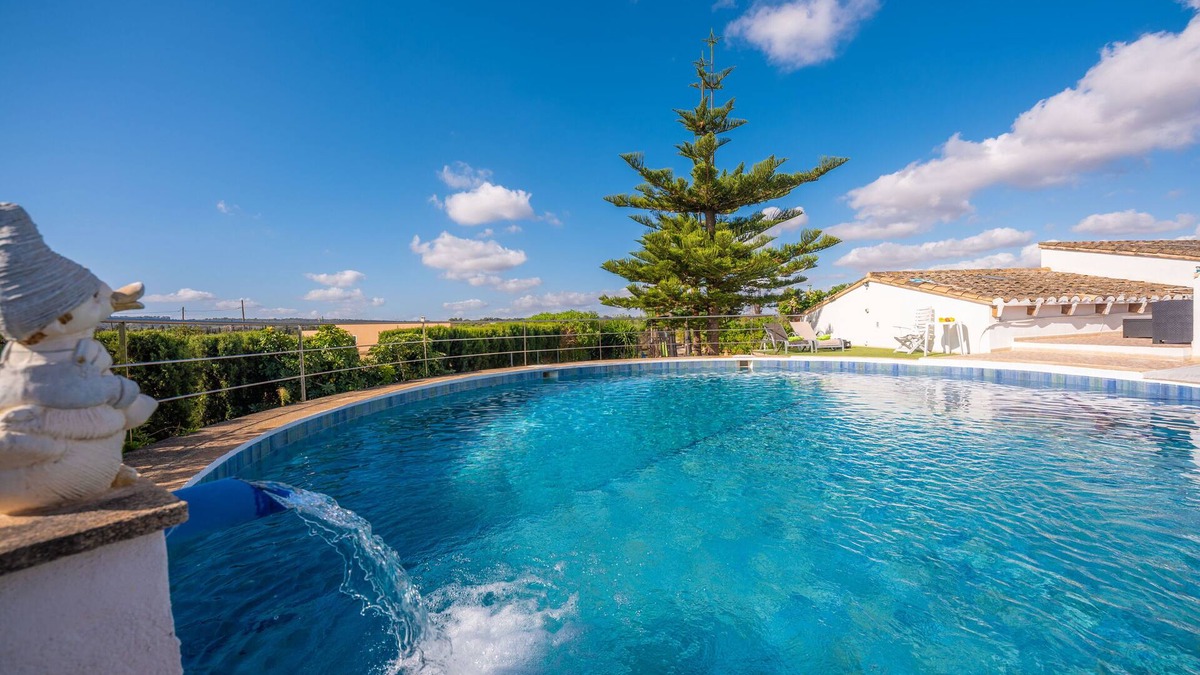 Llubi Villa | Can Pintat (Llubí) - Two Bedroom Villa, Sleeps 4
