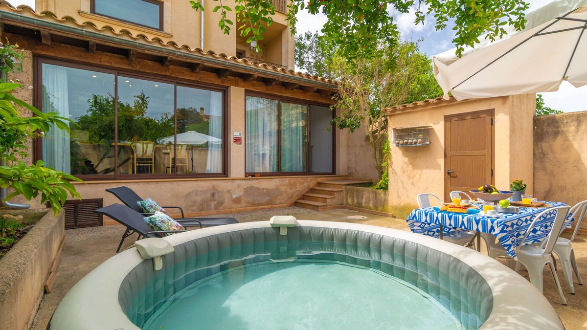 Vilafranca de Bonany Ski Chalet | Can Pontet - Three Bedroom Chalet, Sleeps 6