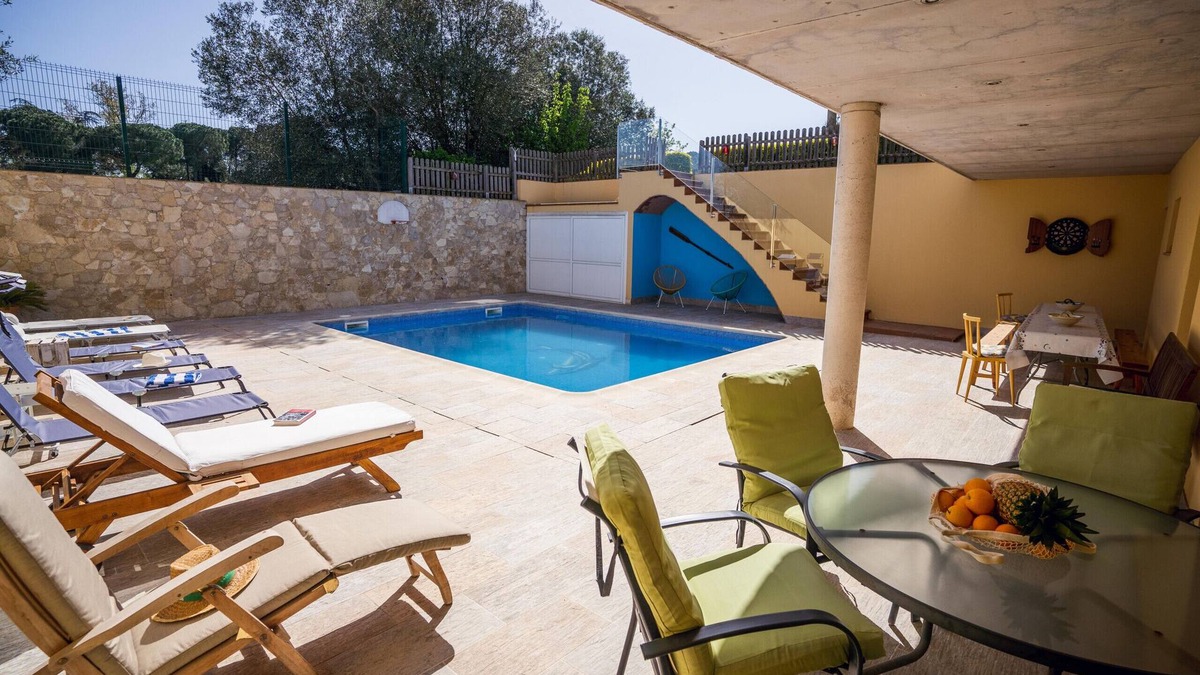 Mont-Ras Villa | Can Salgas, a lovely house in a rural setting close to a small town