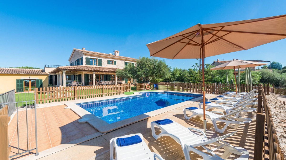 l'Aranjassa Villa | CAN VALERO for 12 people in Palma with Swimming pool