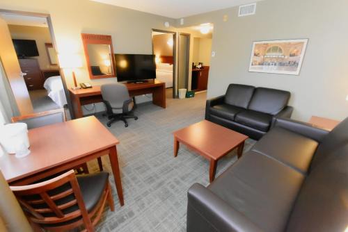 Fort Gary Hotel | Canad Inns Destination Centre Fort Garry