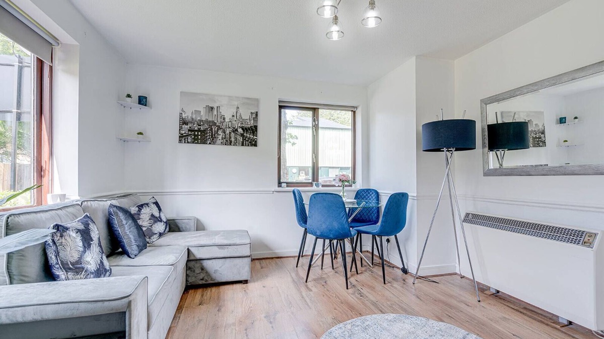 Rotherhithe Apartment | Canada Water 2-Beds, Sleeps 6, WiFi, Free Parking