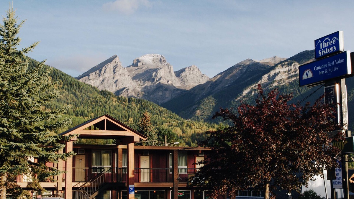 East Kootenay Hotel | Canadas Best Value Inn & Suites Fernie