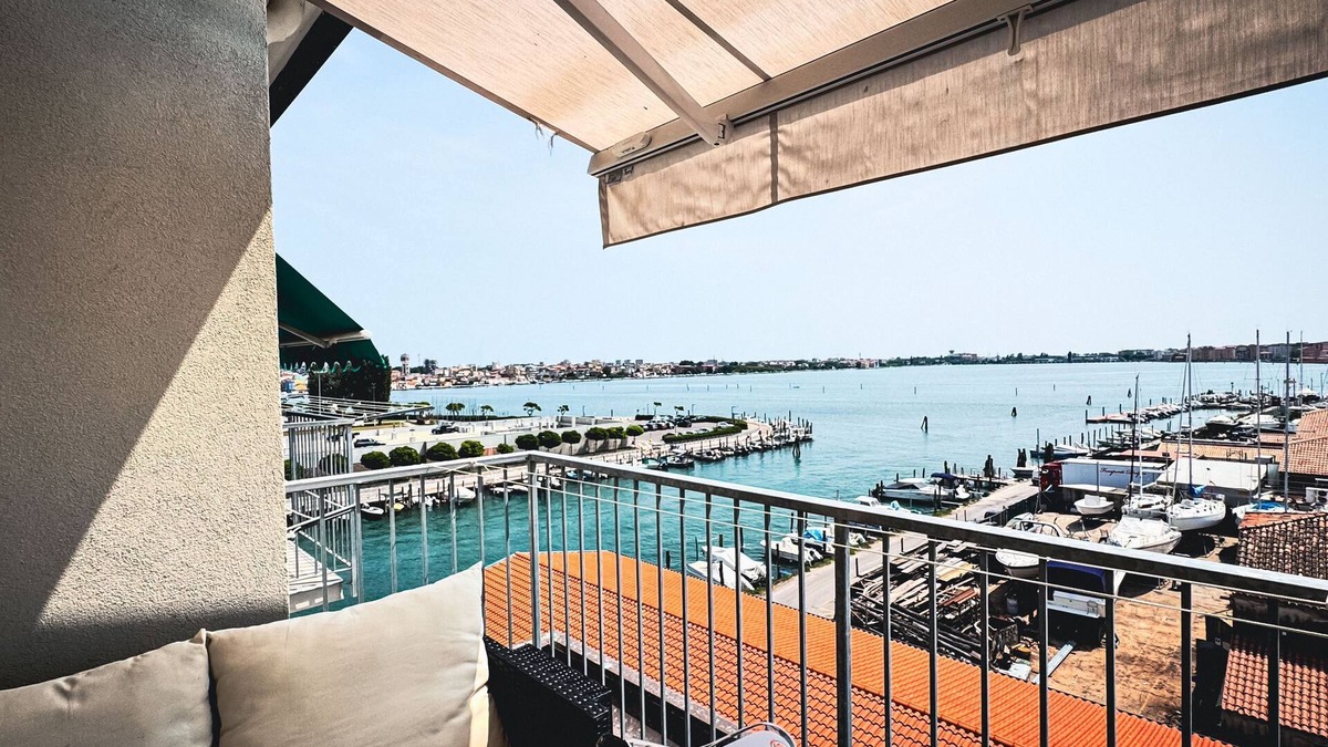 Chioggia Apartment | Canal Bellavista by Ca-sa Check