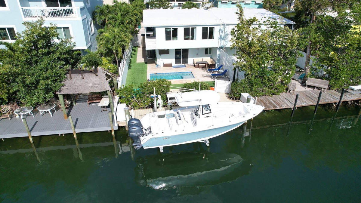 Venetian Shores House | Canal front home in Venetian Shores. Perfect for families . A boater's paradise!