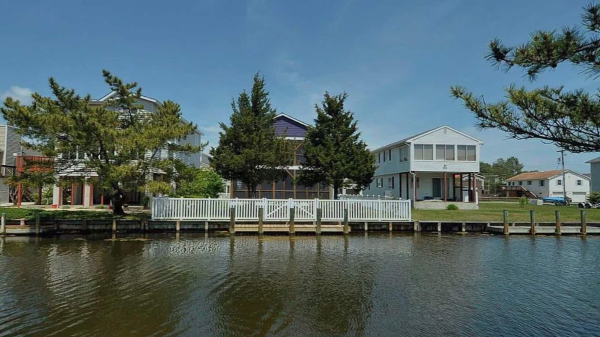 South Bethany Harbor House | Canal Front Home w/Dock & Fence. 5 Min walk to the beach! Pet Friendly w/fee