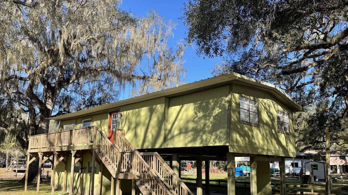 Old Town House | Canal front stilt house with access to Suwanee River!
