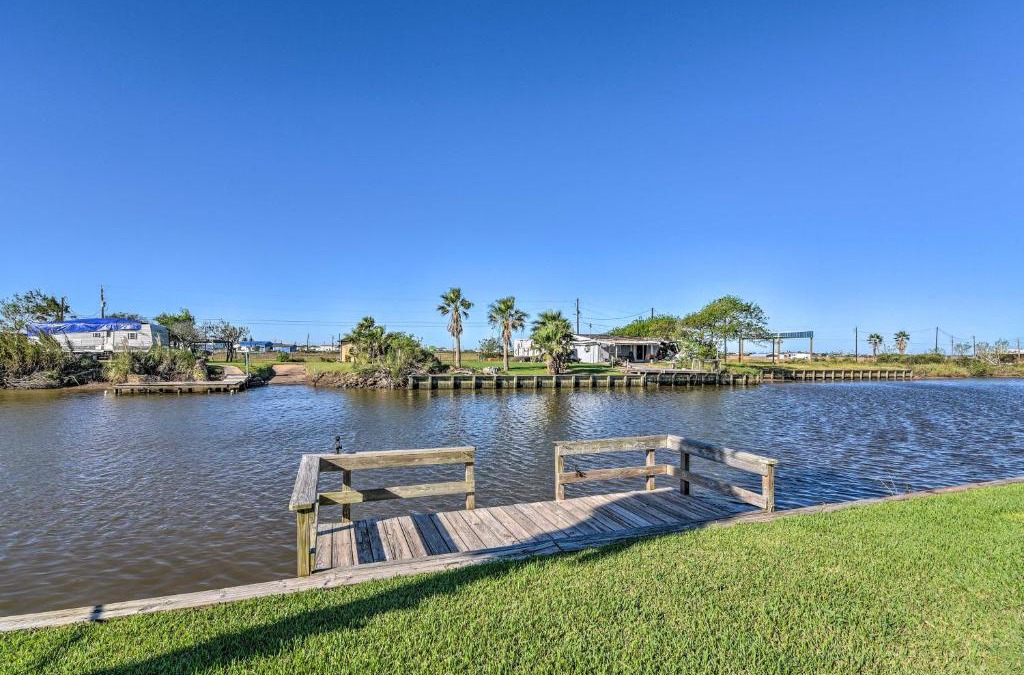 Cedar Lane House | Canalfront Sargent Cabin with Patio 1 Mi to Beach!