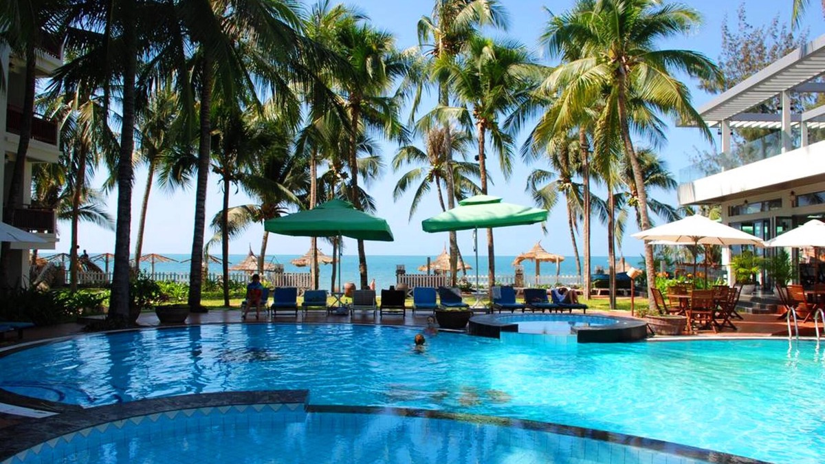 East Ham Tien Beach Resort | Canary Beach Resort