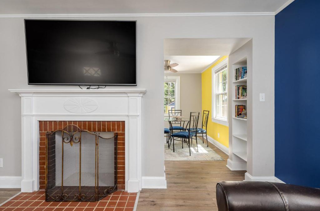 Lindley Park House | Canary Cottage