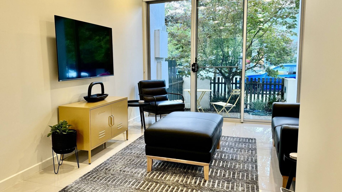 Crace House | Canberra Accommodation - modern 2BR townhouse in Crace - Free Wifi & parking