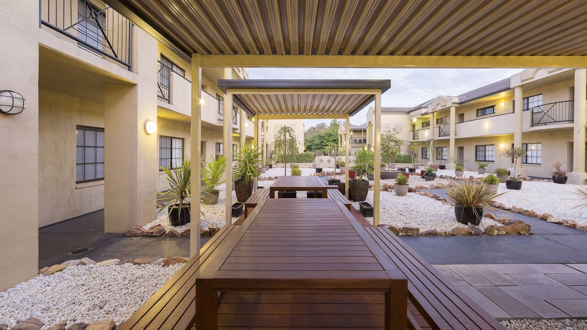 Dickson Hotel | Canberra Parklands Central