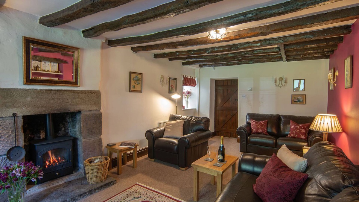 Litton Cottage | Candlelight Cottage, Litton. Superb walks and excellent pub. 5 star GOLD luxury.