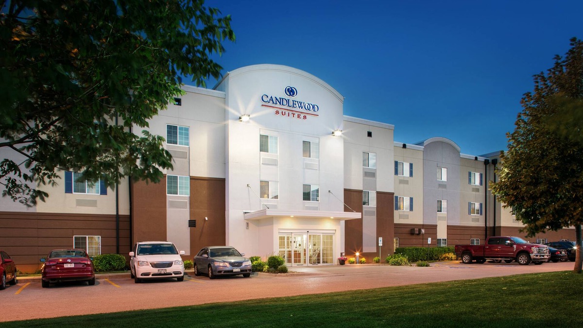 Bellevue Hotel | Candlewood Suites Bellevue by IHG