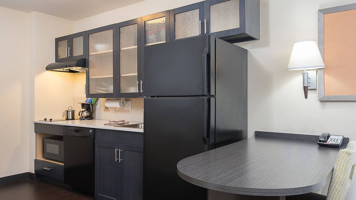 Bloomington Hotel | Candlewood Suites Bloomington by IHG