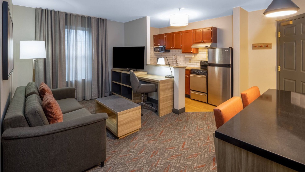 Danvers Hotel | Candlewood Suites Boston North Shore Danvers by IHG