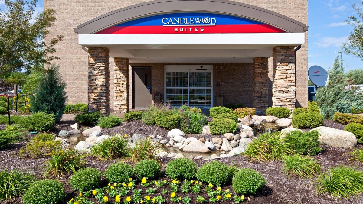Wayne Hotel | Candlewood Suites Indianapolis Airport by IHG